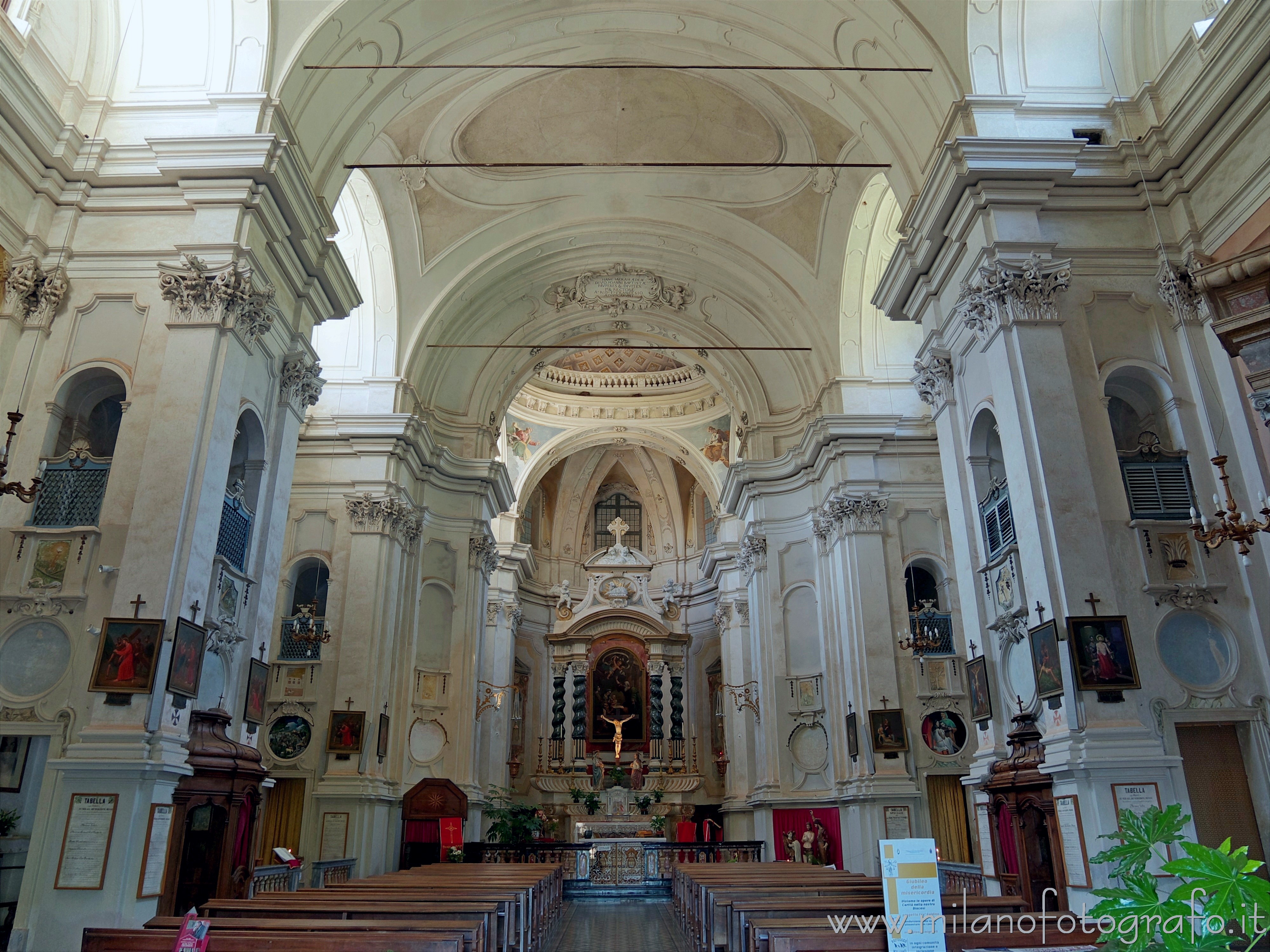 Campiglia Cervo (Biella) - Interno della chiesa del Santuario di San Giovanni di Andorno